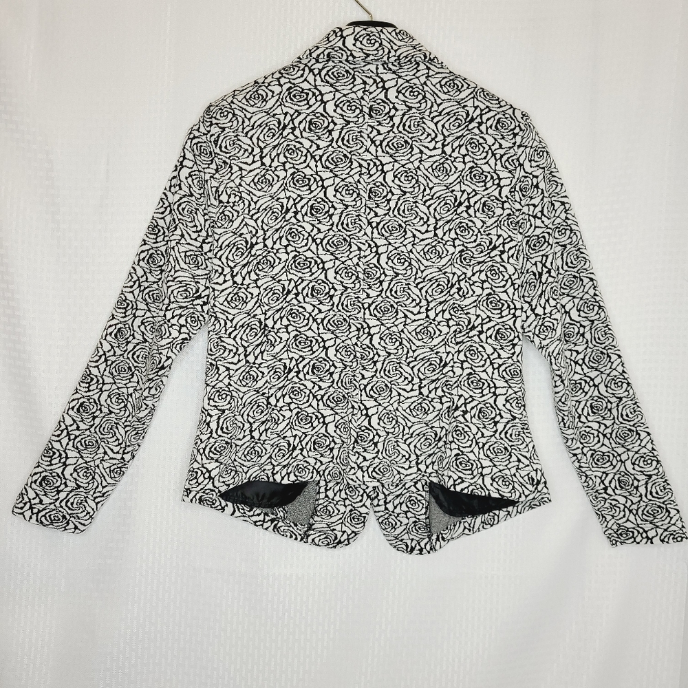 Torrid Embossed Roses Knit Jacket sz 1 - Picture 4 of 7